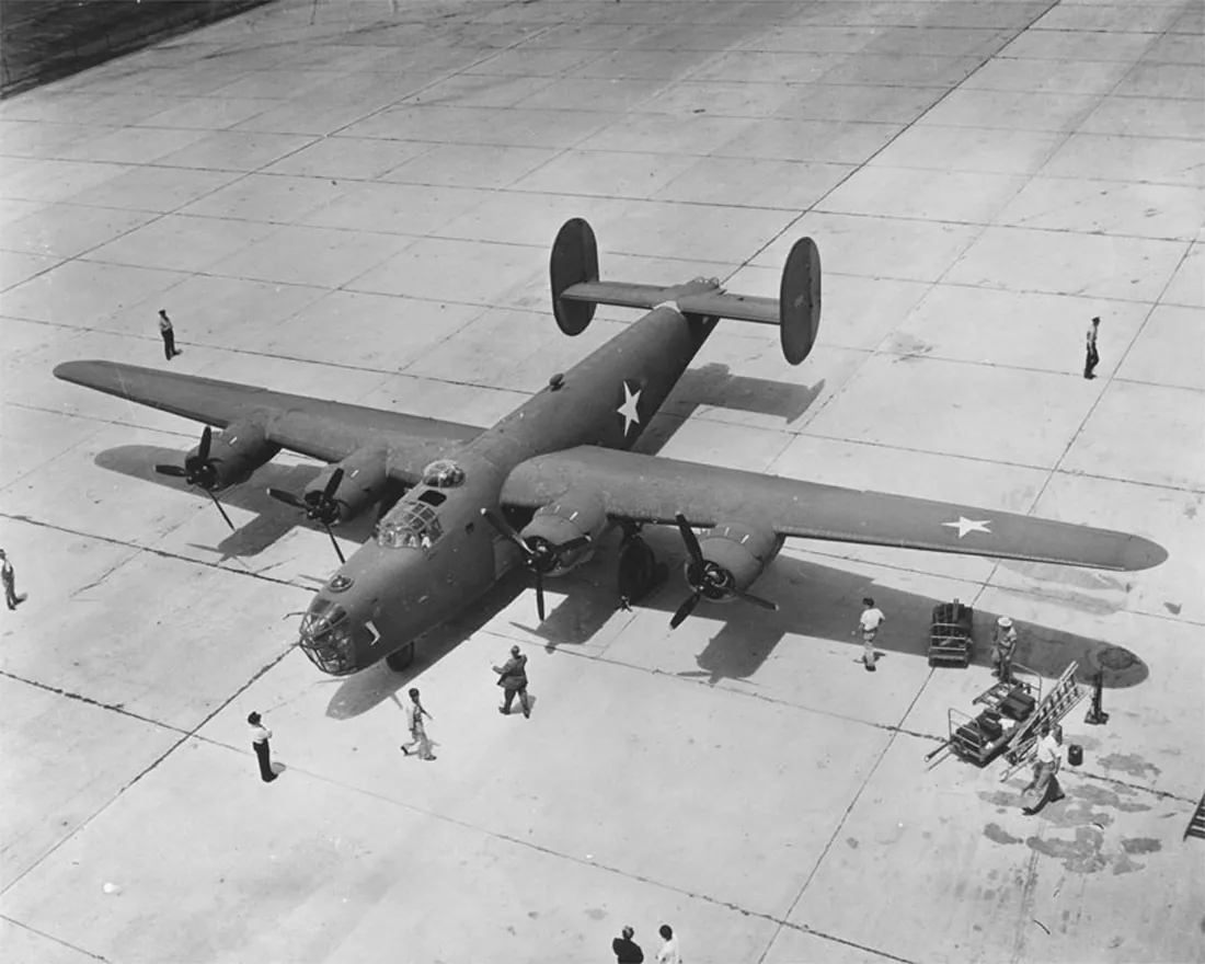 Zdjęcie samolotu Liberator B-24 (U.S. Air Force)